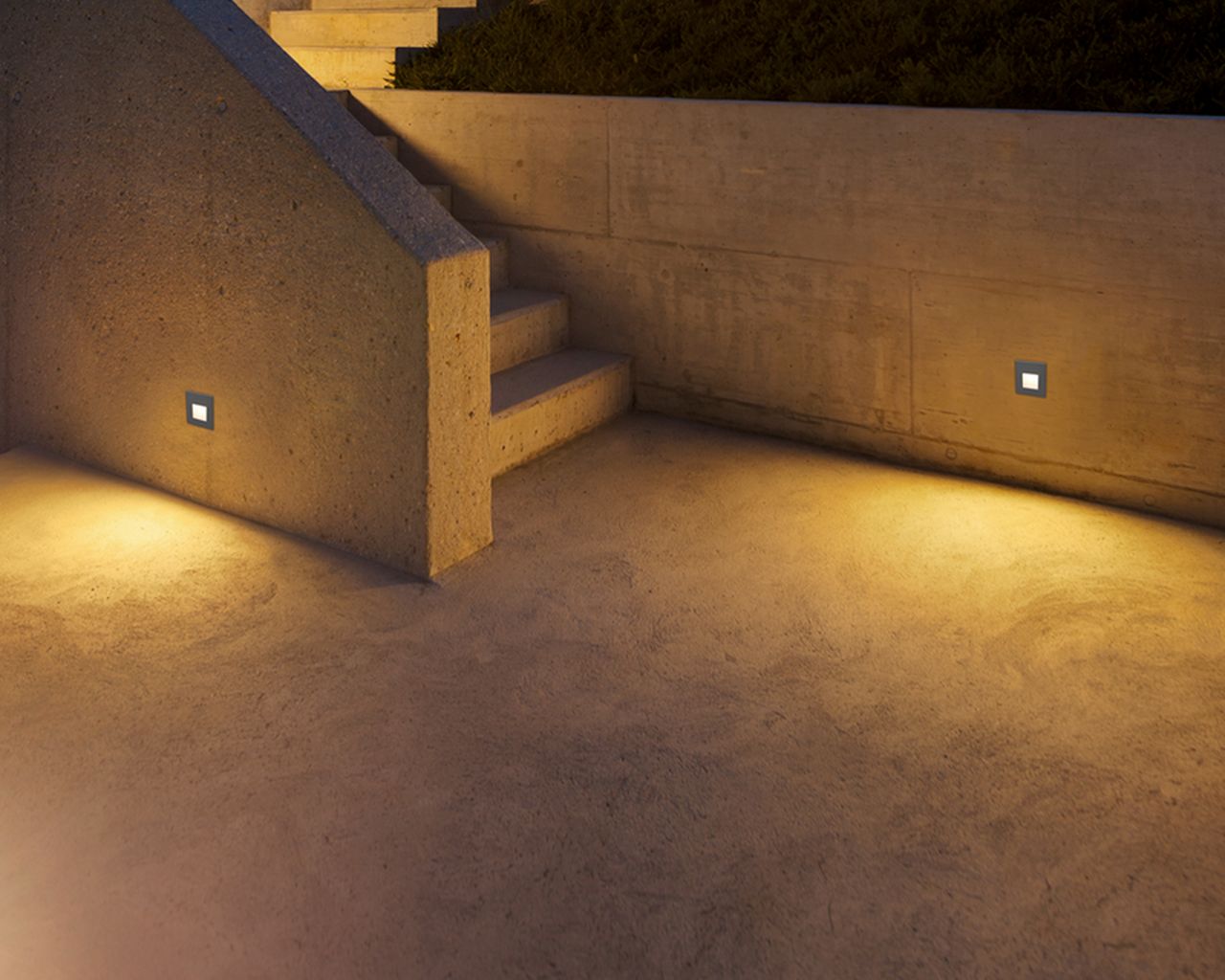 Iluminat_scari_lampi_led_incastrate_de_perete_de_exterior